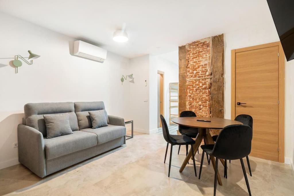 Appartement Flat In Lavapies At Street Level S23c *